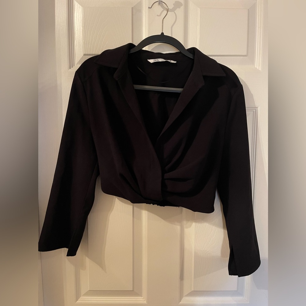 Zara long sleeve black crop top. Criss cross in front. Size medium.